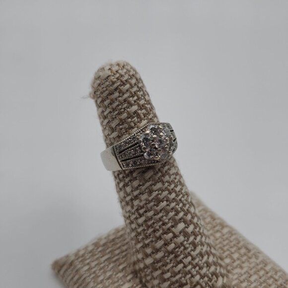 Size 5.25 Sterling Silver Cluster Cute Cubic Zirconia Gems Ring A2632 - Picture 3 of 9